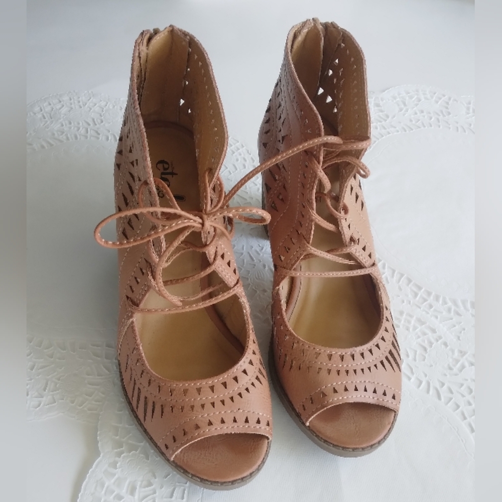Stappy block heels - Picture 7 of 11